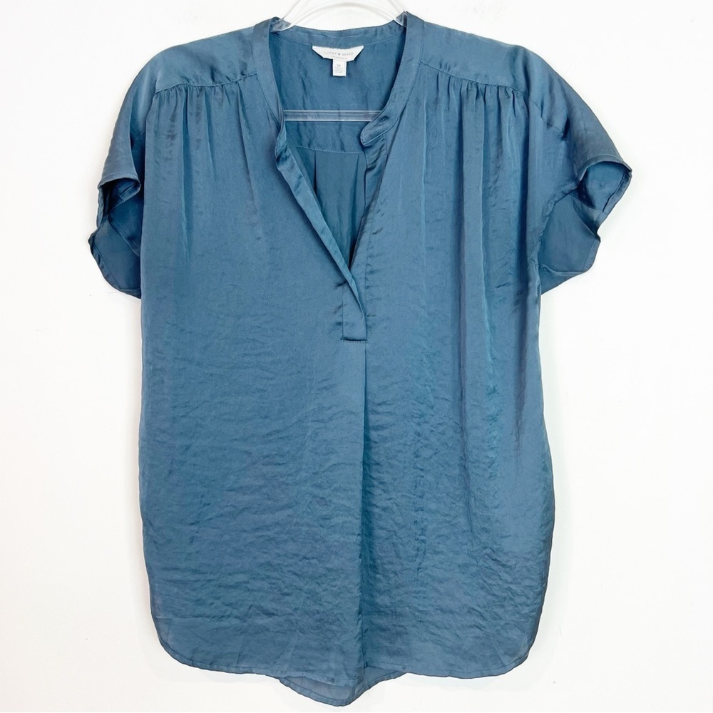 LUCKY BRAND BLUE CAP SLEEVE NOTCH NECKLINE SILKY BLOUSE WOMENS MEDIUM